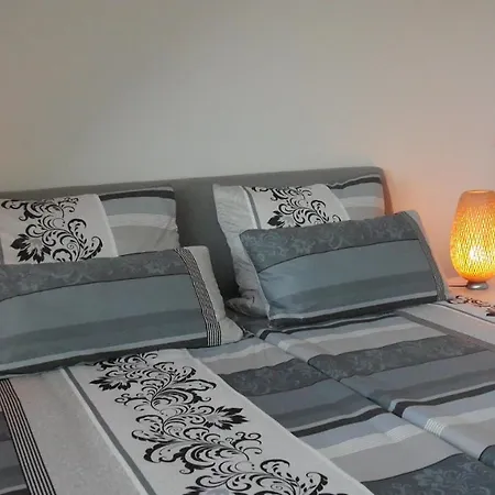 Stadtnahe Komfortferienwohnung Fuer Familien Und Geschaeftsreisende Hildesheim Eksteriør billede